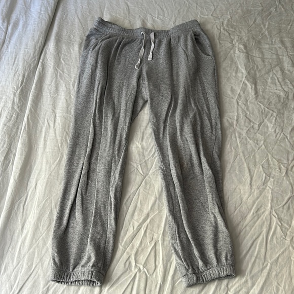 Colsie Pants - light grey sweatpants